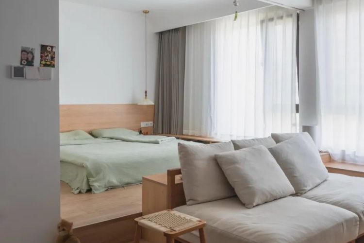 一对年轻小夫妻的日式小家