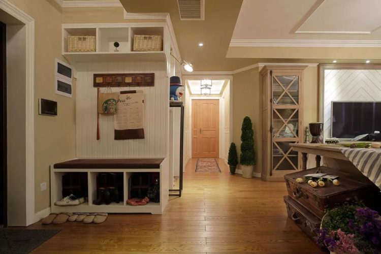 小户型收纳怎么做？墙面很关键，这些地方都不能浪费