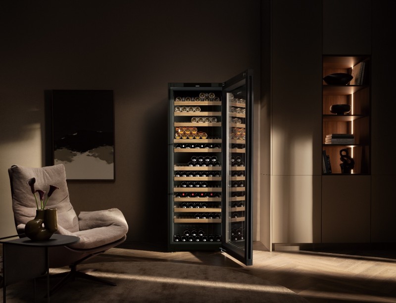 Liebherr利普赫尔推出Vinidor Selection系列WPgbh 7473酒柜，感恩献礼温情时刻