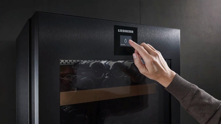 Liebherr利普赫尔推出Vinidor Selection系列WPgbh 7473酒柜，感恩献礼温情时刻