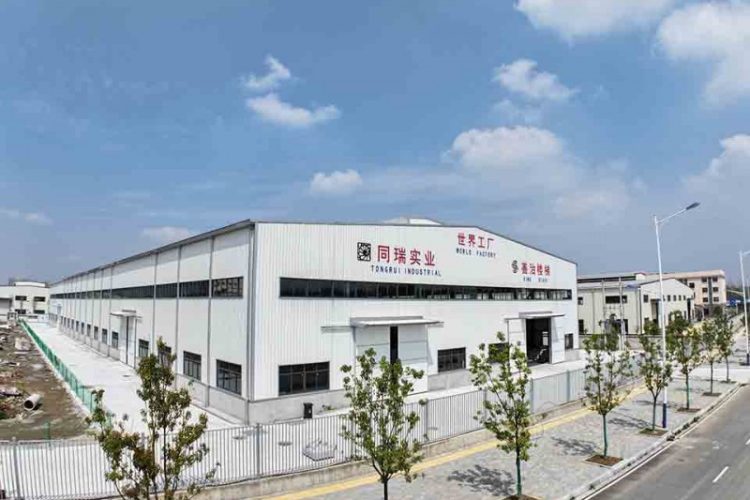 从设计到安装一站式解决，善治楼梯以自有双工厂保障旋转楼梯高品质交付